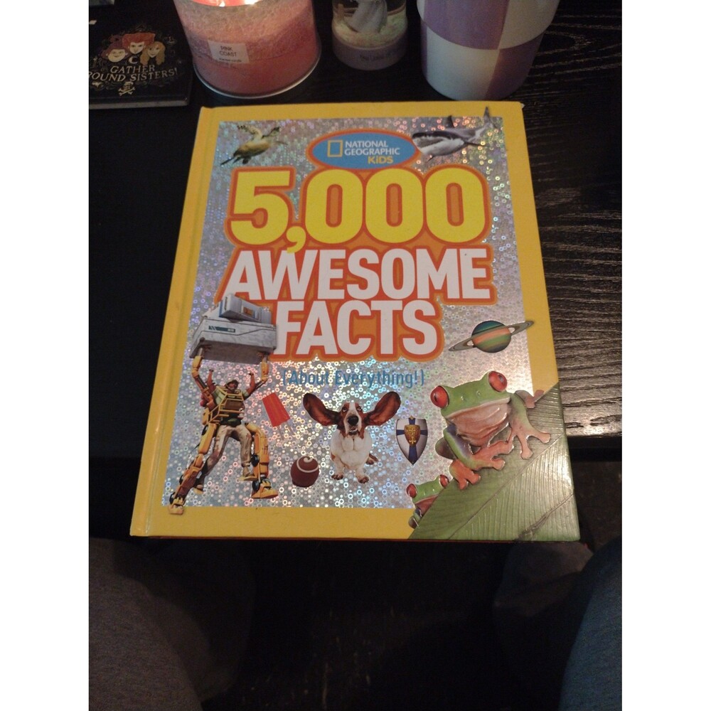 National Geographic 5,000 awesome facts hardcover book-055a
